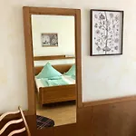 Goldener Hahn - Pool & Sauna, Fruehstueck Bed & Breakfast 4*