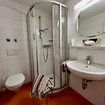 Goldener Hahn - Pool & Sauna, Fruehstueck バイアースブロン