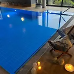 Bed & Breakfast Goldener Hahn - Pool & Sauna, Fruehstueck 4*