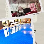Goldener Hahn - Pool & Sauna, Fruehstueck Bed & Breakfast 4*