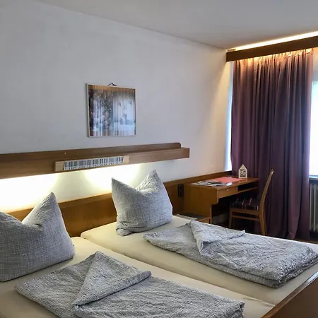 Goldener Hahn - Nahe An Gartenschau Tal X Bed & Breakfast 3*
