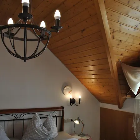 Bed & Breakfast Goldener Hahn - Nahe An Gartenschau Tal X 3*