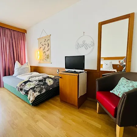 Goldener Hahn - Nahe An Gartenschau Tal X Bed & Breakfast Baiersbronn