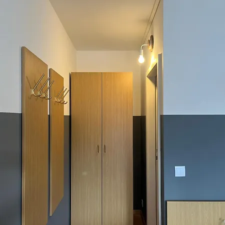 Goldener Hahn - Pool & Sauna, Fruehstueck 3*