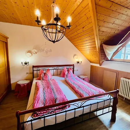 Panzió Goldener Hahn - Pool & Sauna, Fruehstueck Baiersbronn