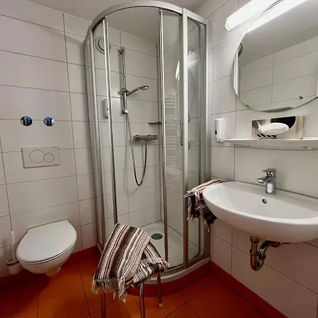 Goldener Hahn - Pool & Sauna, Fruehstueck Baiersbronn