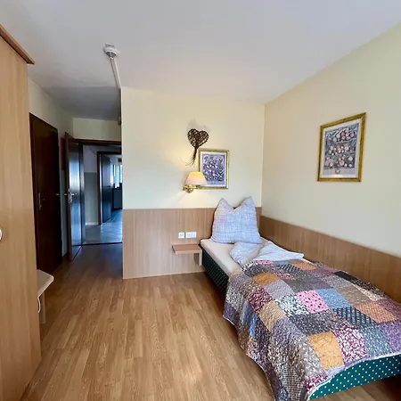 Goldener Hahn - Nahe An Gartenschau Tal X Bed & Breakfast Baiersbronn