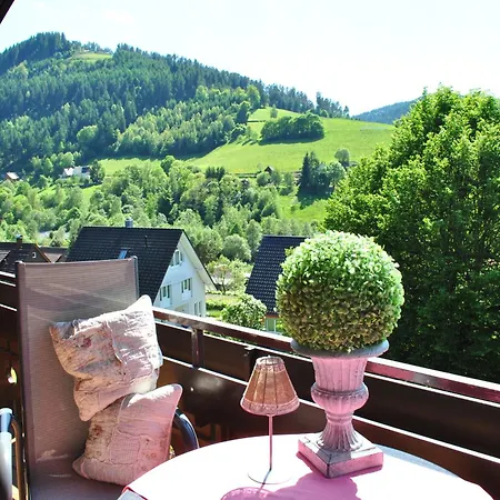 Nocleg ze śniadaniem Goldener Hahn - Pool & Sauna, Fruehstueck