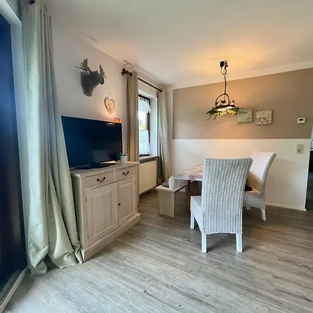 Goldener Hahn - Pool & Sauna, Fruehstueck Bed & Breakfast 4*
