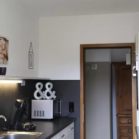 Goldener Hahn - Pool & Sauna, Fruehstueck Panzió 3*