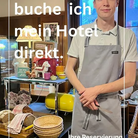 Goldener Hahn - Pool & Sauna, Fruehstueck