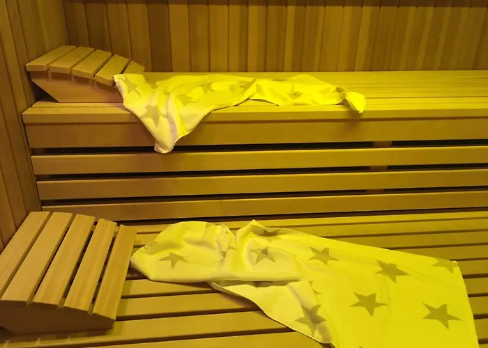 Goldener Hahn - Hygge Pool & Sauna Bed and Breakfast 3*