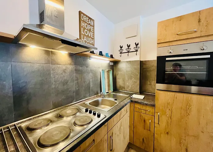 Bed and Breakfast Goldener Hahn - Hygge Pool & Sauna